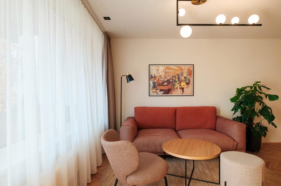 Living room, Seating area