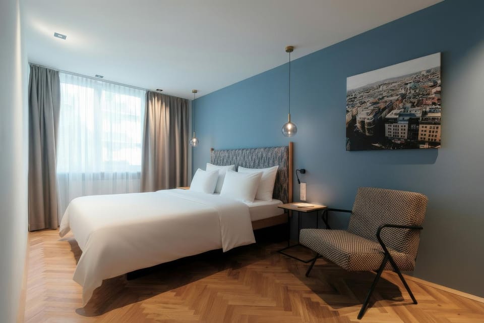 Bed, Photo of the whole room, Bedroom