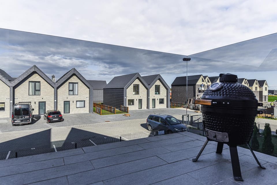 Neighbourhood, Street view, Parking