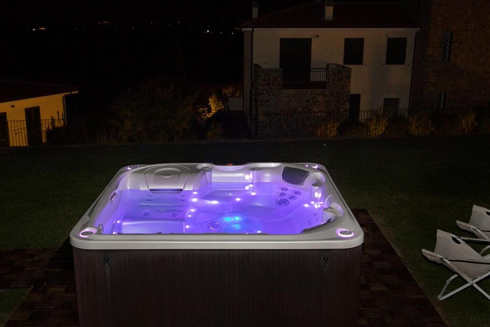 Hot Tub, Hot Tub