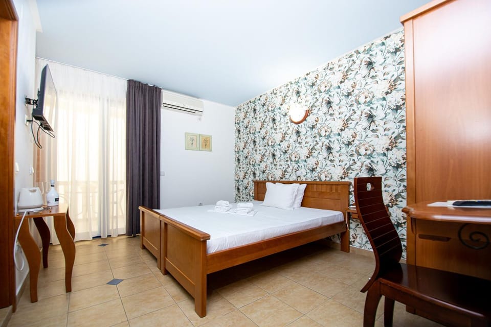 Bedroom, air conditioner