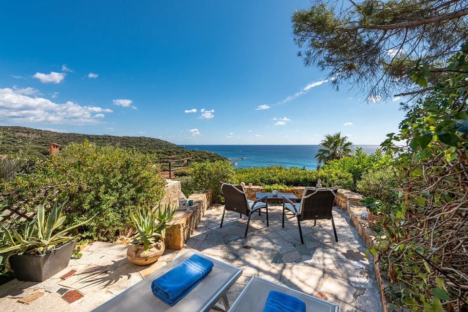 Patio, Day, Natural landscape, View (from property/room), Balcony/Terrace, Beach, Sea view, sunbed