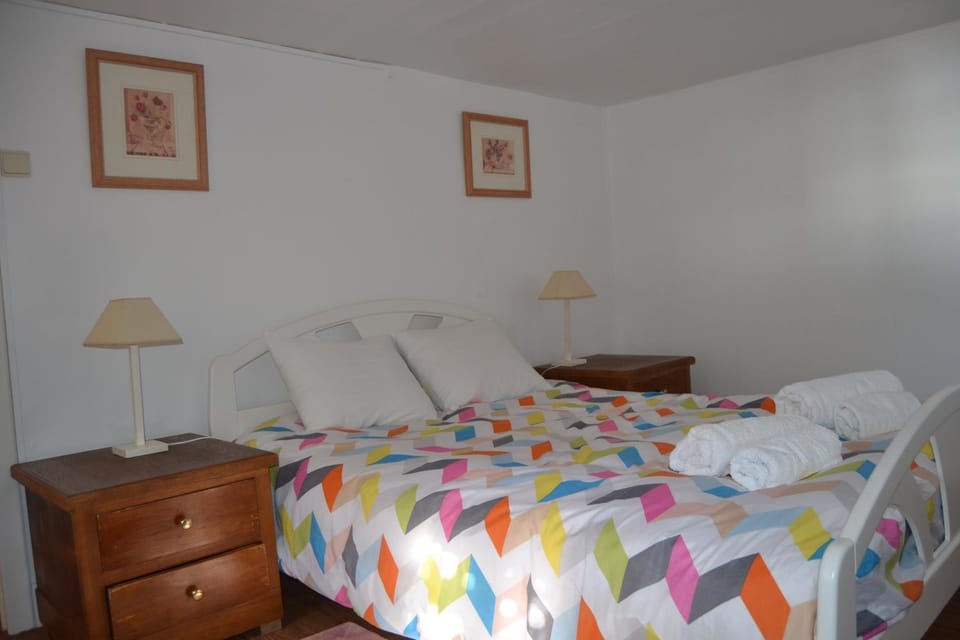 Bed, Photo of the whole room, Decorative detail