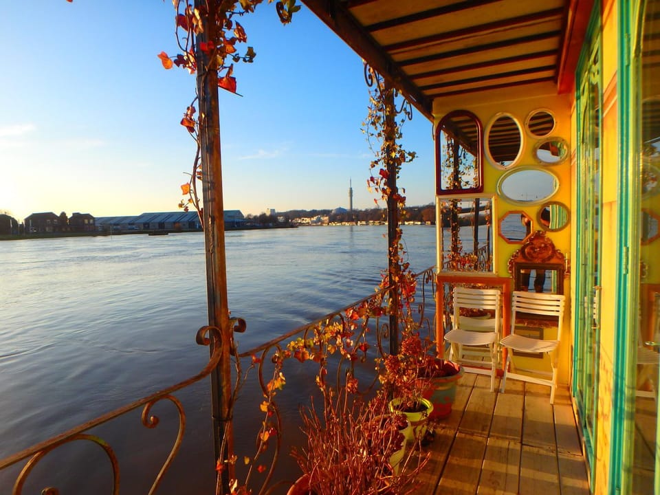 Property building, Balcony/Terrace, River view, Sunset