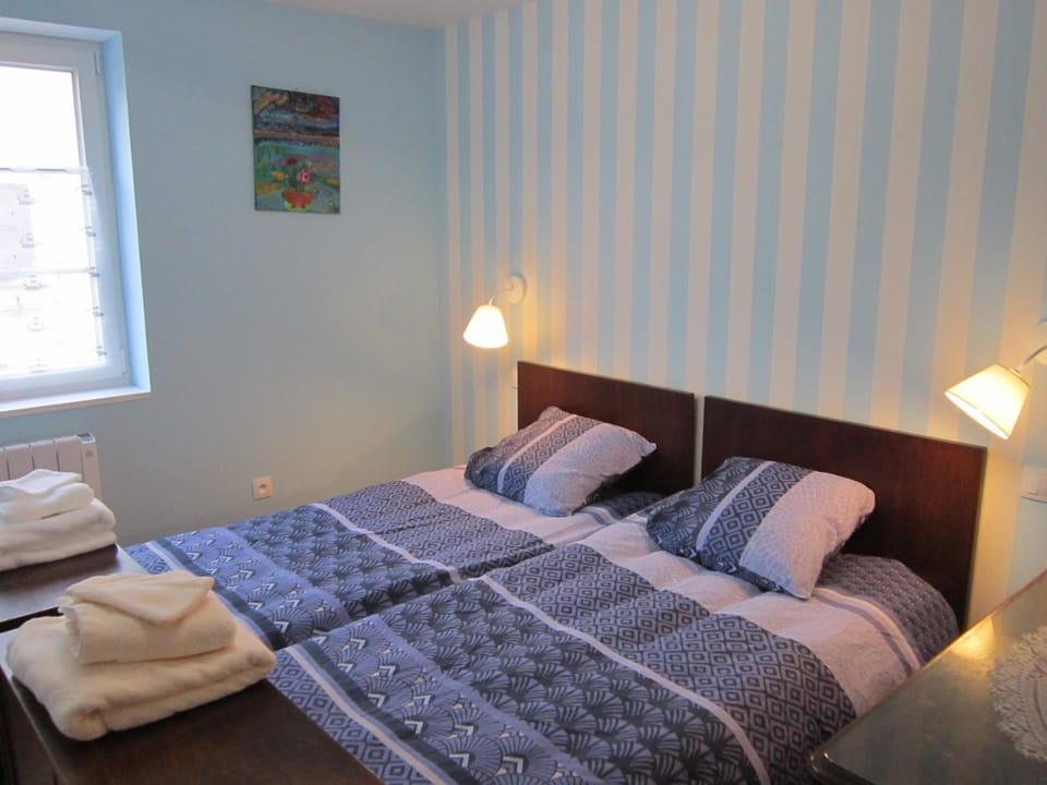 Bed, Day, Bedroom