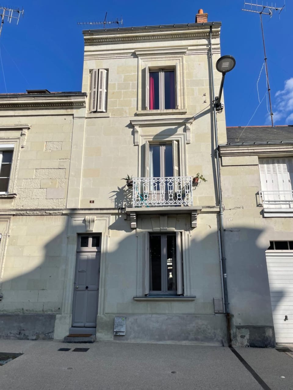 Property building, Facade/entrance