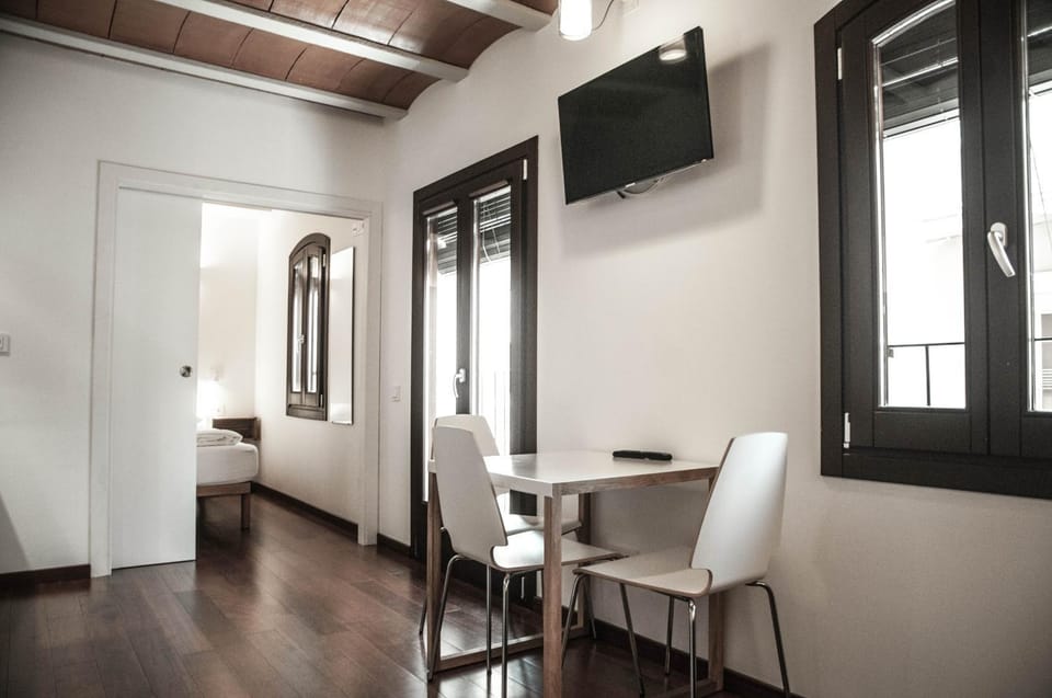 TV and multimedia, Photo of the whole room, Dining area