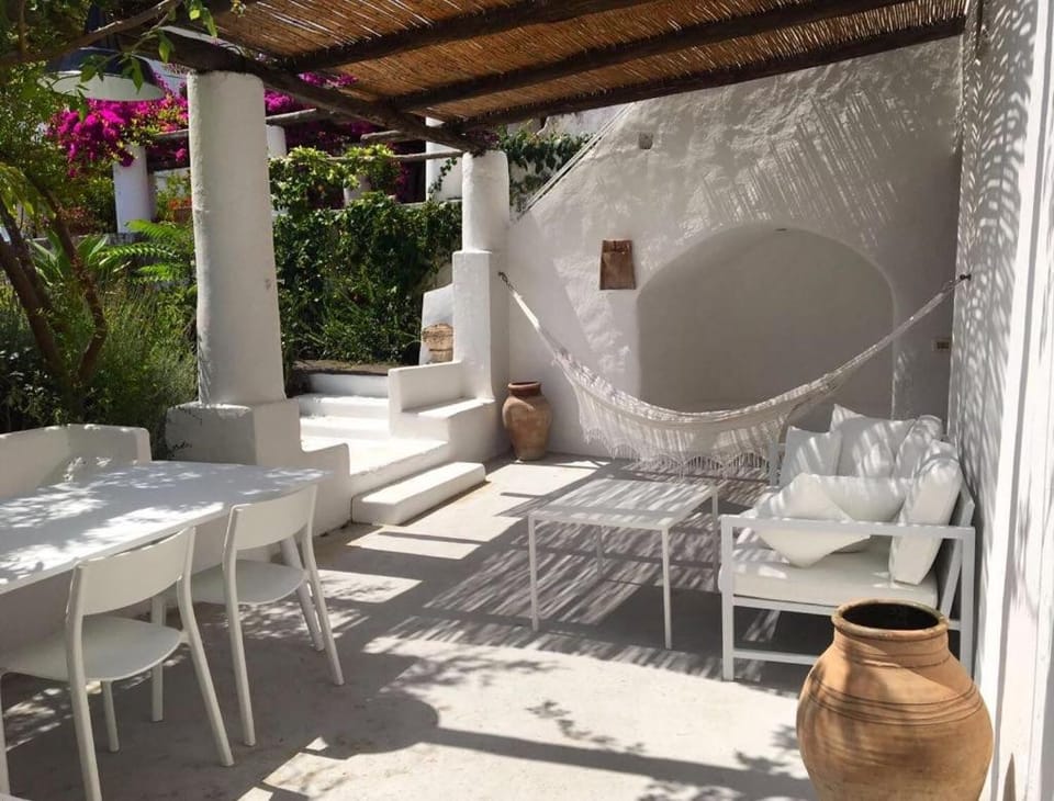 Patio, Dining area