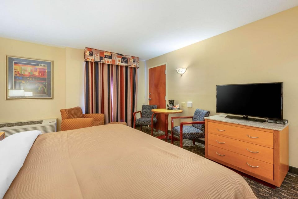 Photo of the whole room, On site