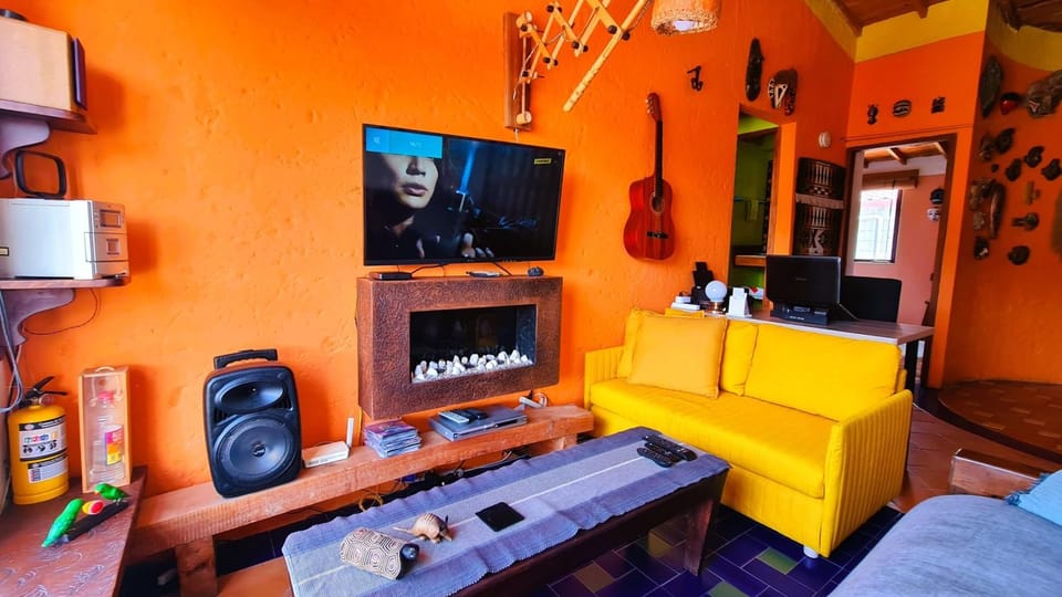 Communal lounge/ TV room, TV and multimedia, Living room