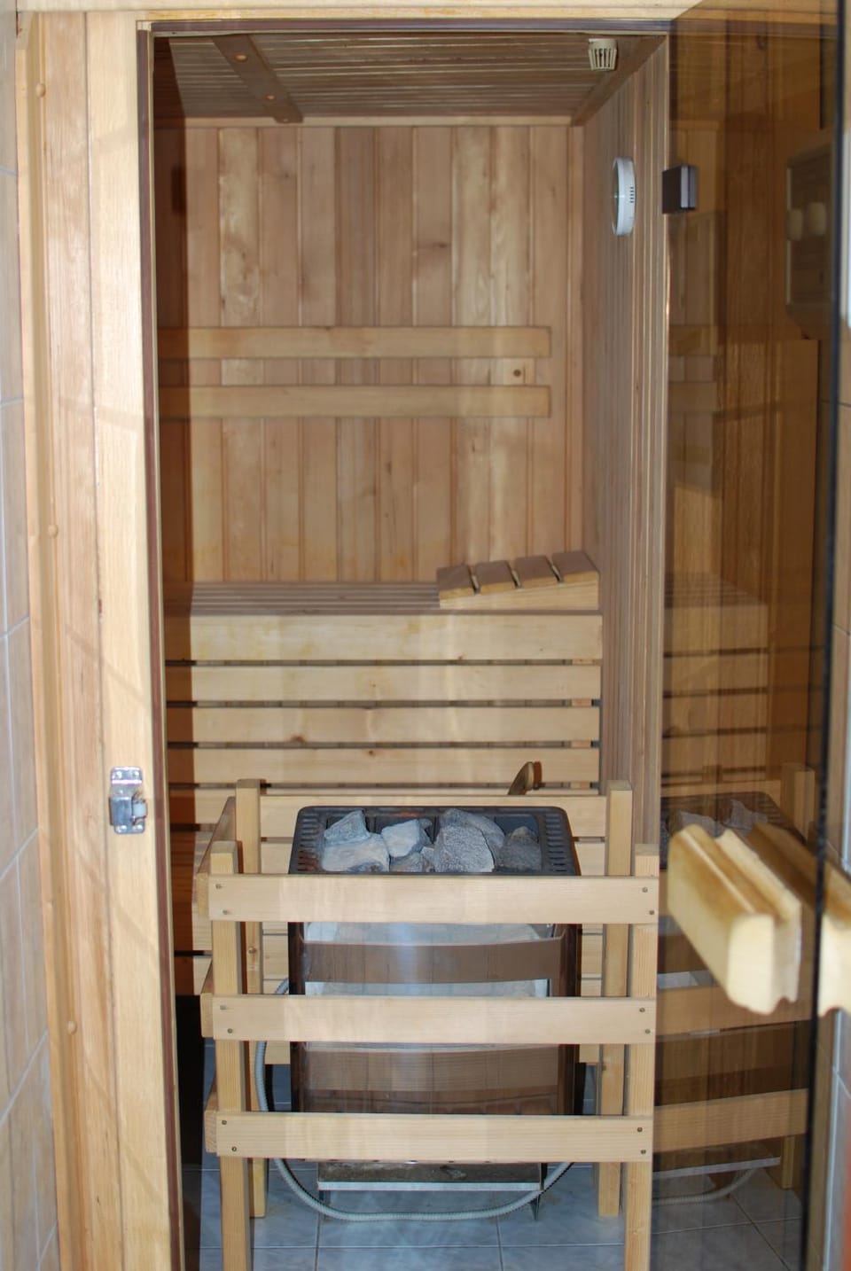 Sauna, Sauna, On site