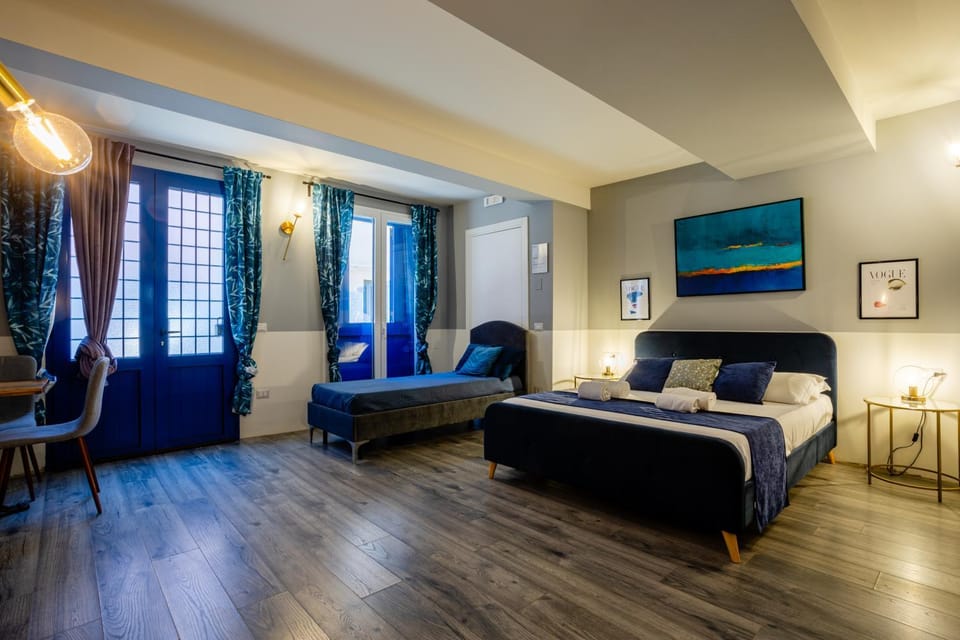 Bed, Photo of the whole room