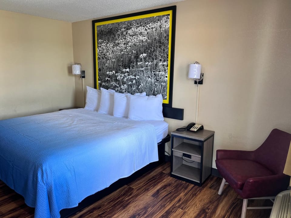 Super 8 by Wyndham Lumberton NC Motel in Lumberton