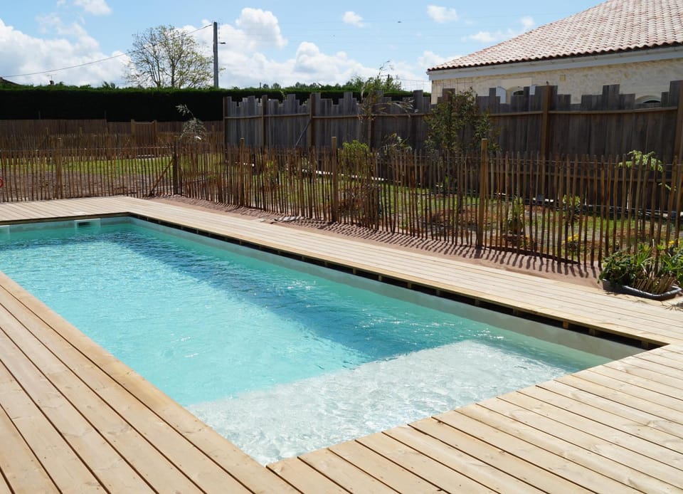 Property building, Swimming pool, Swimming pool