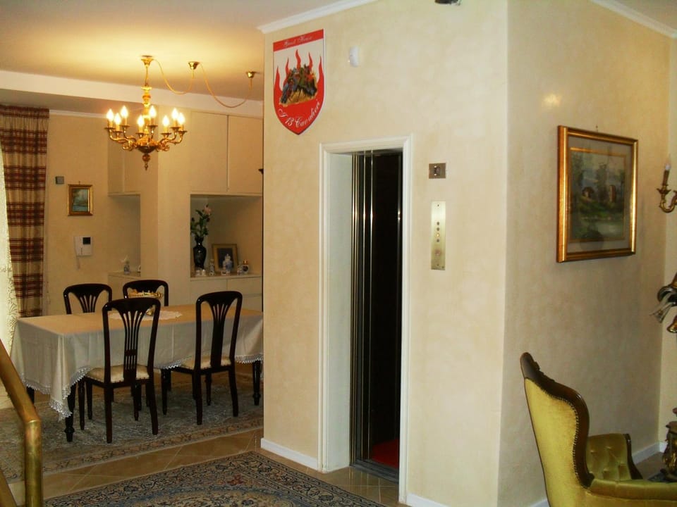 Living room, Seating area, Floor plan