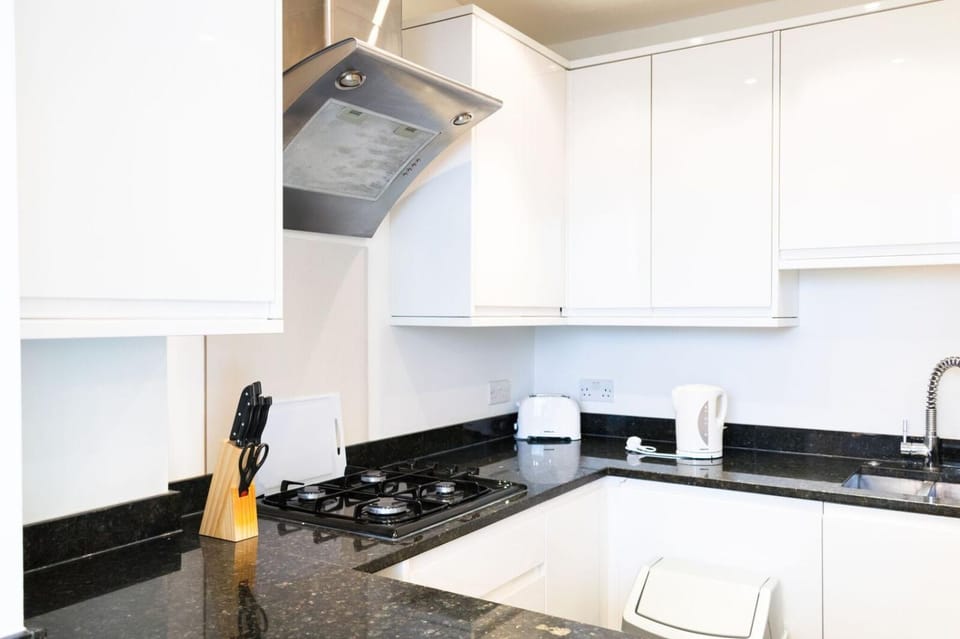 Access Little Venice Apartment in City of Westminster