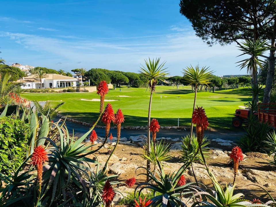 Natural landscape, Garden, Golfcourse, On site, Garden view