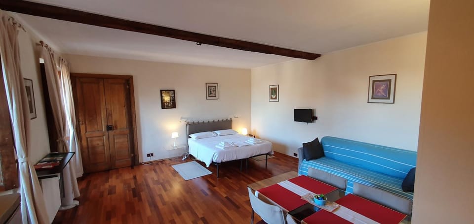 Living room, Dining area, Bedroom