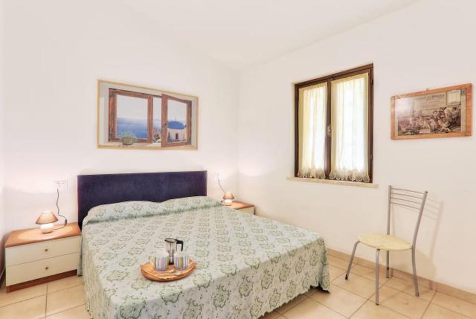 Property building, Living room, Bedroom