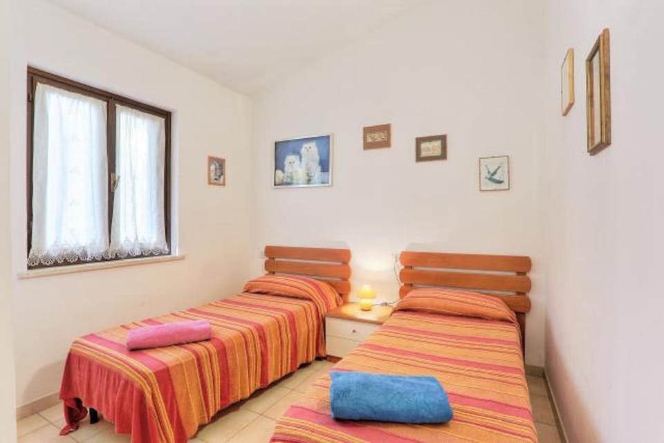 Property building, Living room, Bedroom