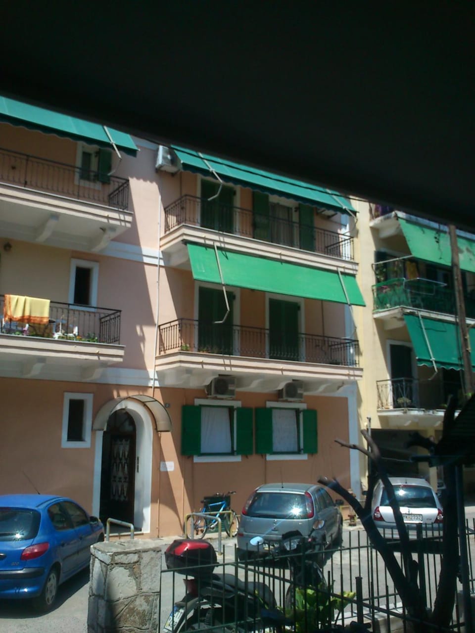 Property building, Neighbourhood