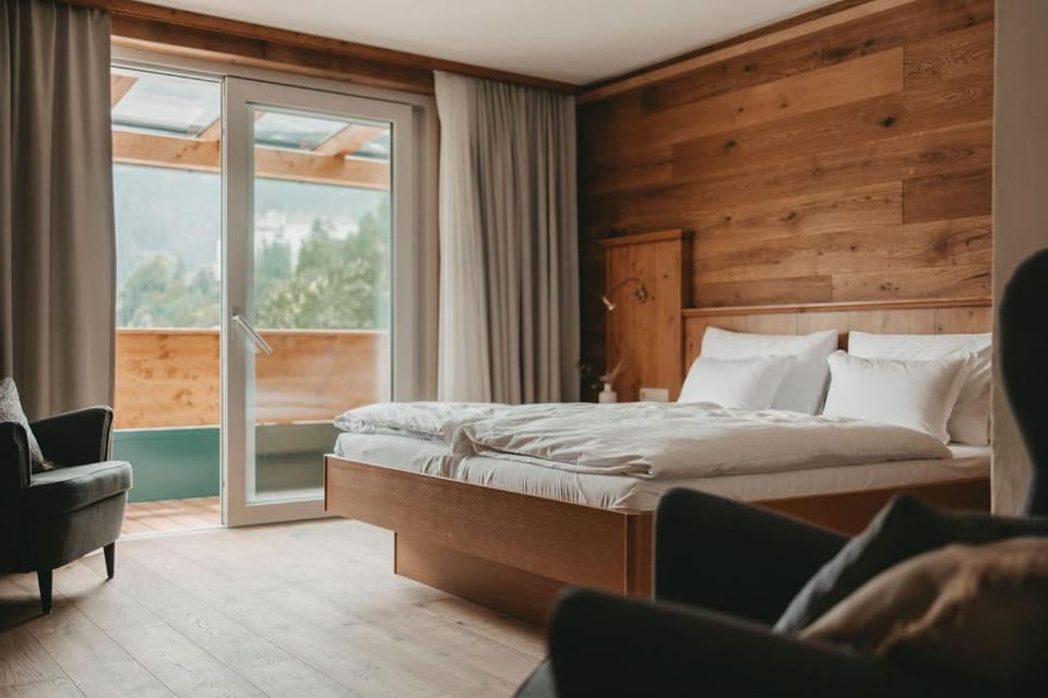 Bed, View (from property/room), Photo of the whole room, Bedroom