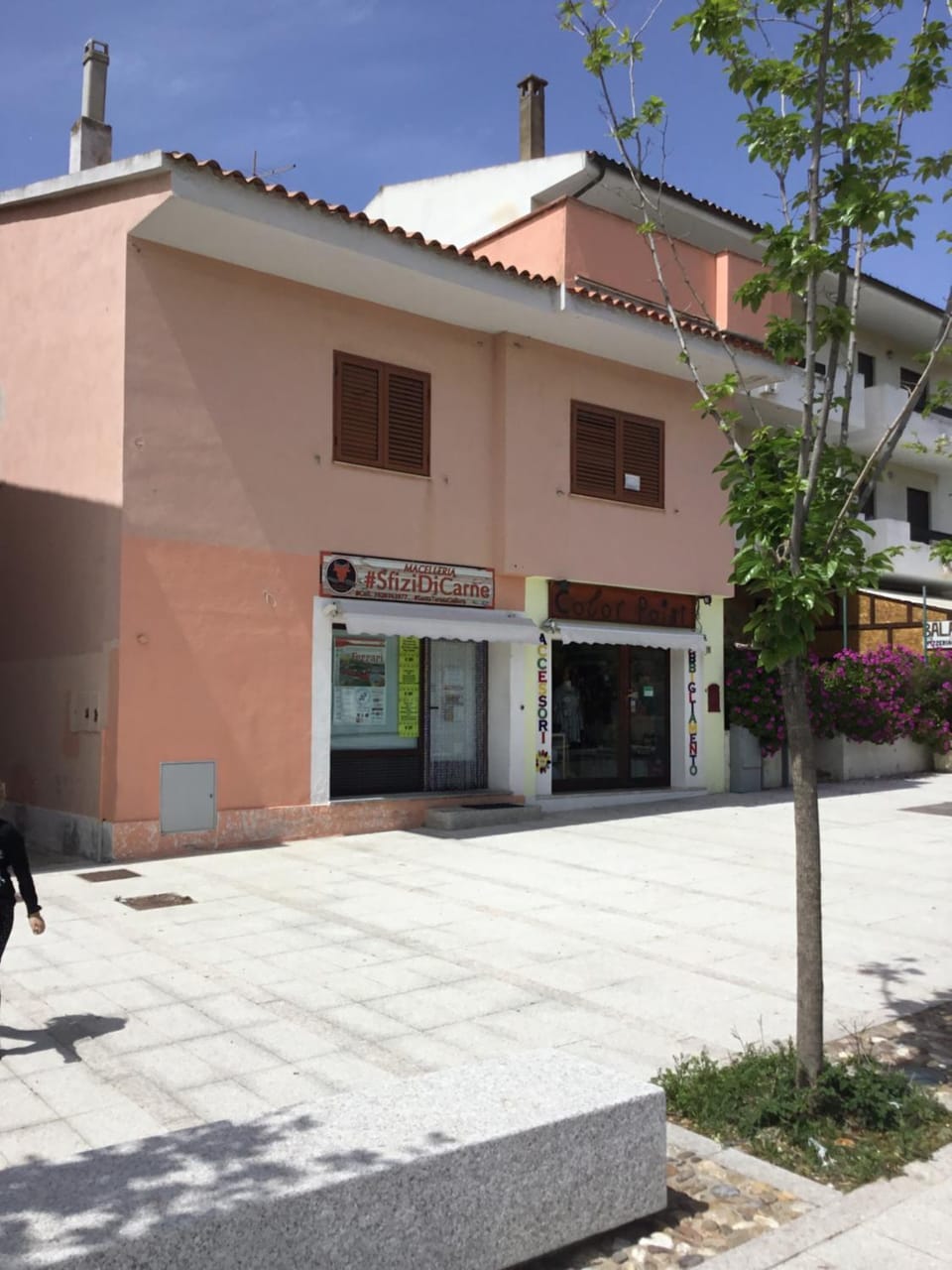 Facade/entrance