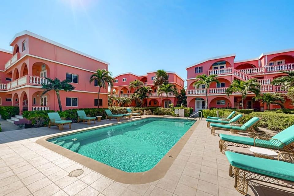 Zinnia @ Caribe Island House in Belize District