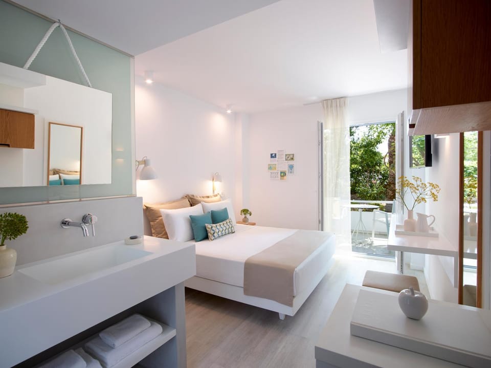 Shower, Toilet, Bathroom, TV and multimedia, Balcony/Terrace, Bedroom