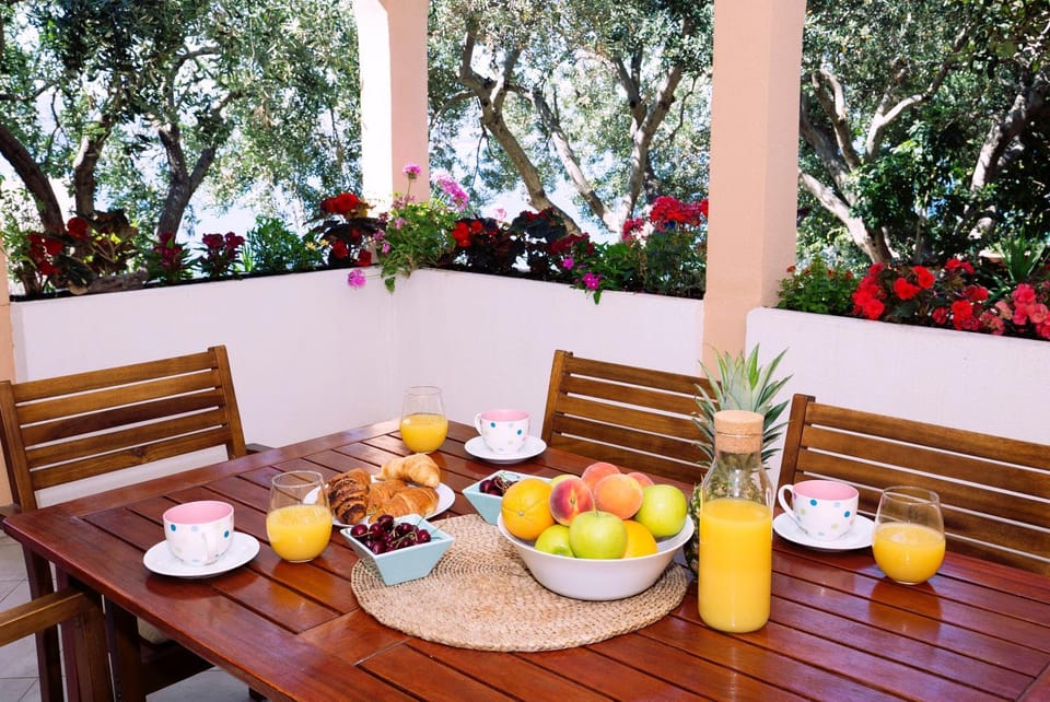BBQ facilities, Garden, Balcony/Terrace, Seating area, Garden view