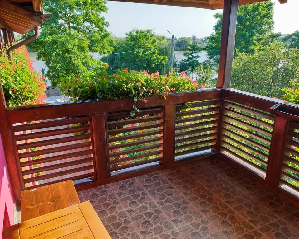 Pension Delta Miraj Bed and Breakfast in Romania