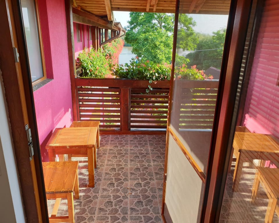 Pension Delta Miraj Bed and Breakfast in Romania