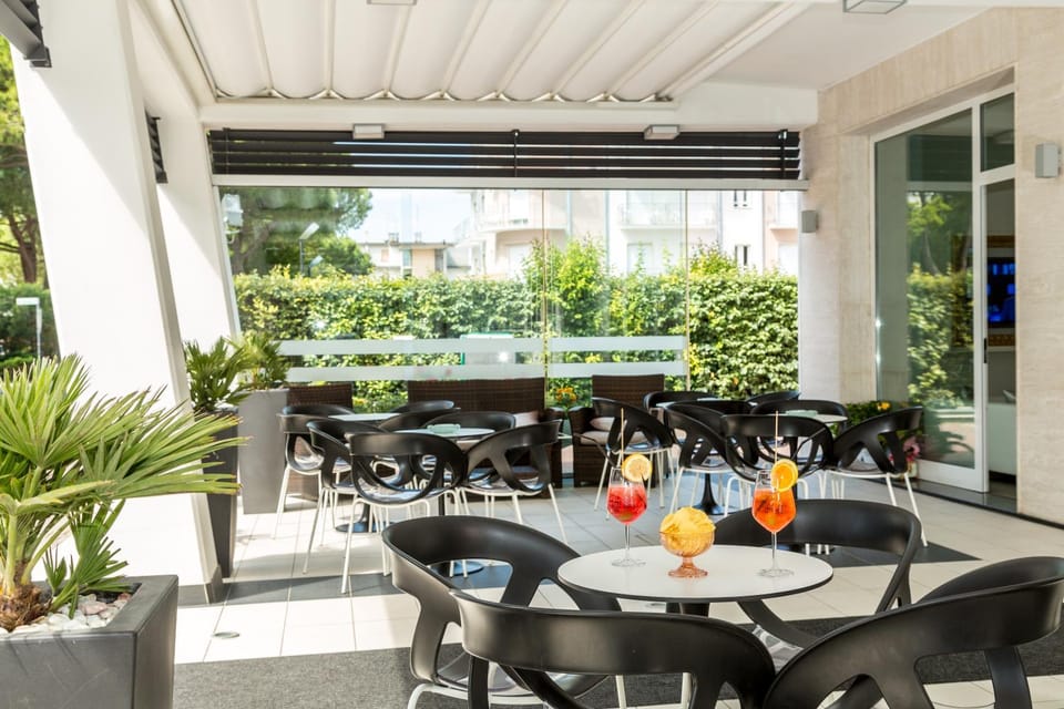 Seating area, Drinks