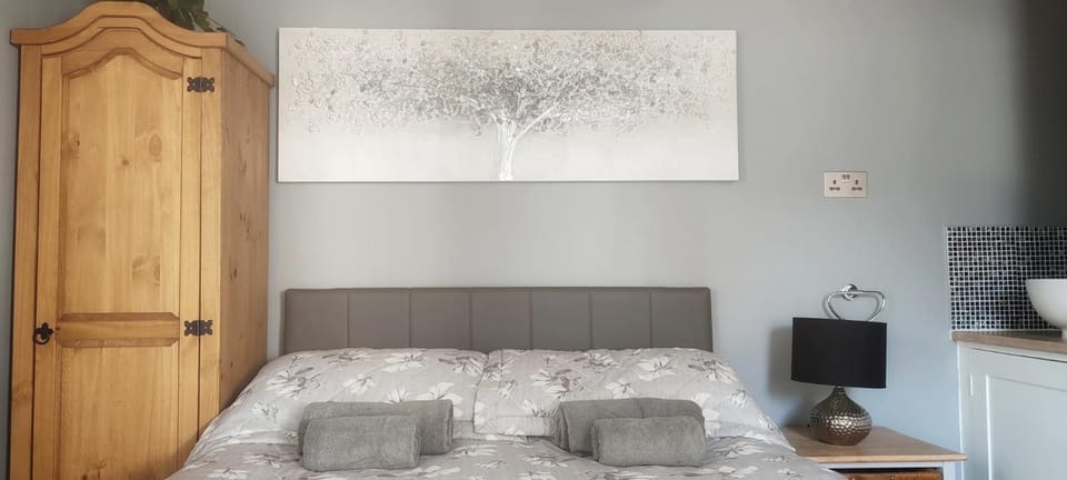 Bed, Bedroom, wardrobe