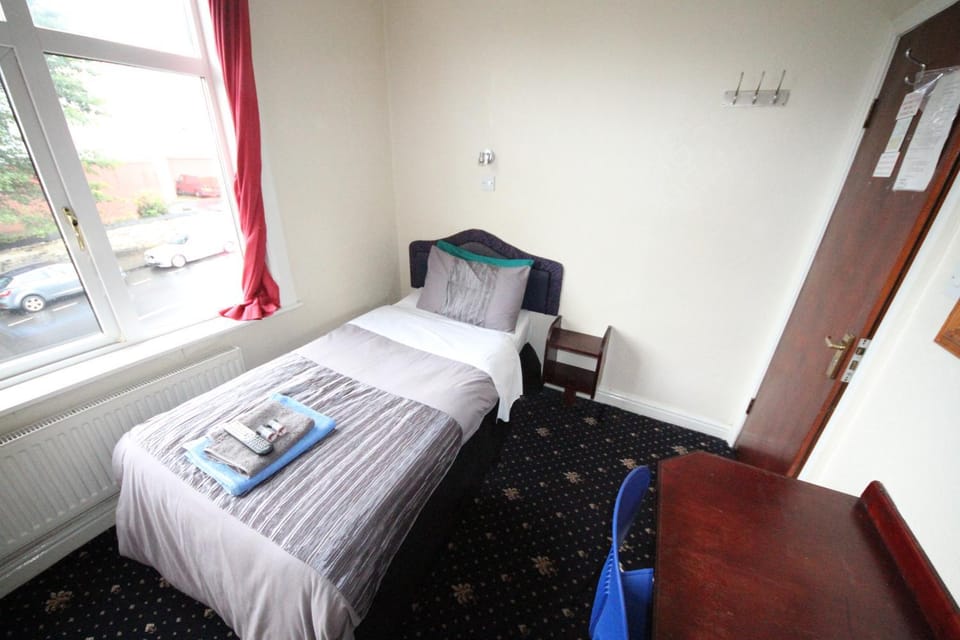 Avalon Guest House Bed and Breakfast in Leeds