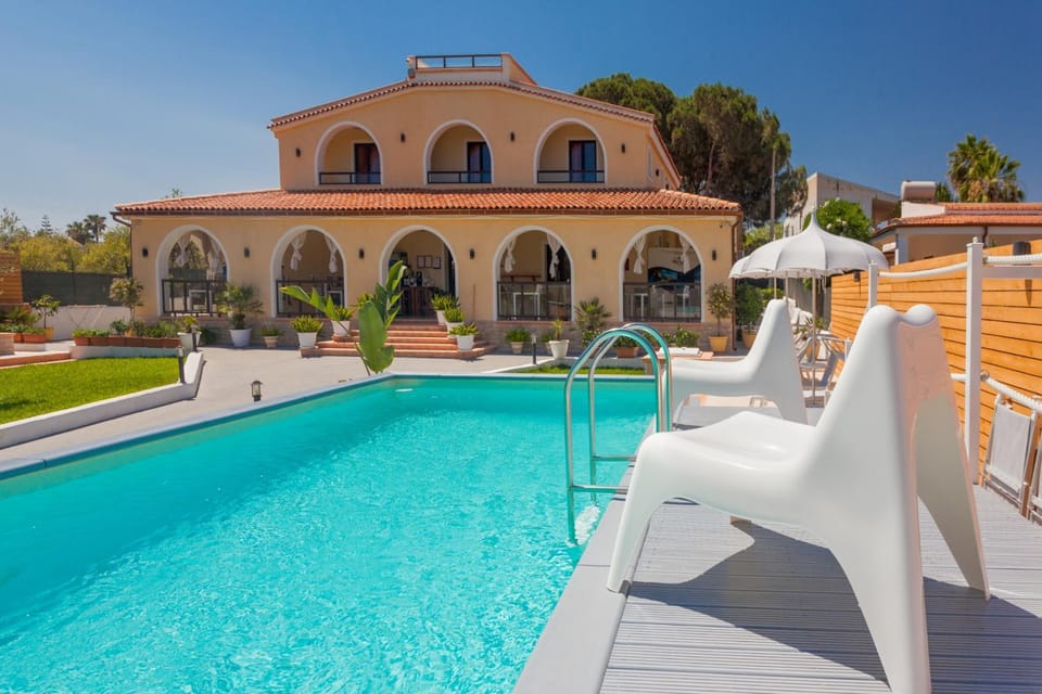 Day, Swimming pool, Swimming pool