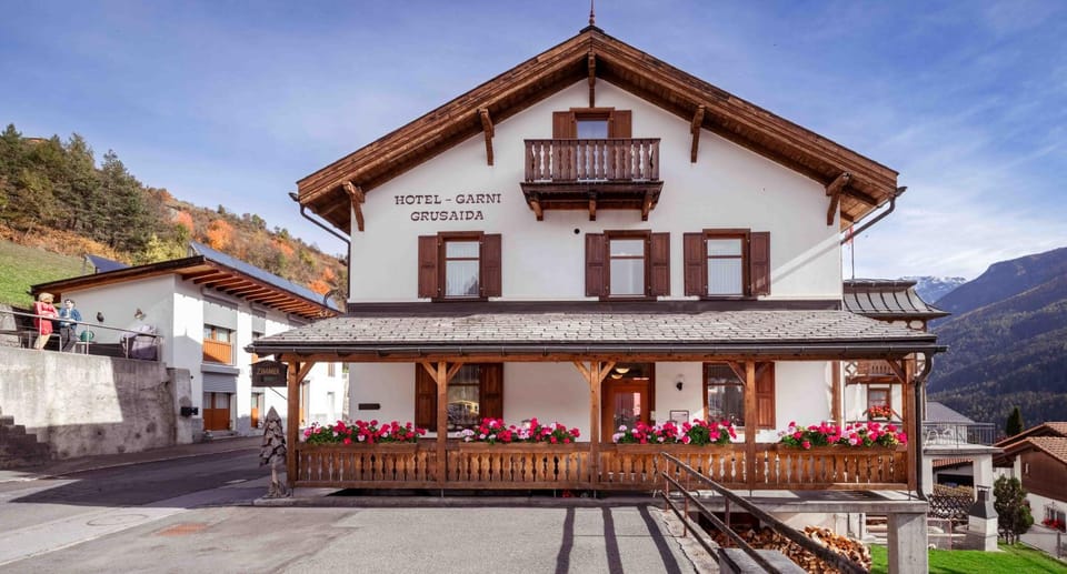Garni Alpenrose - Grusaida Inn in Canton of Grisons
