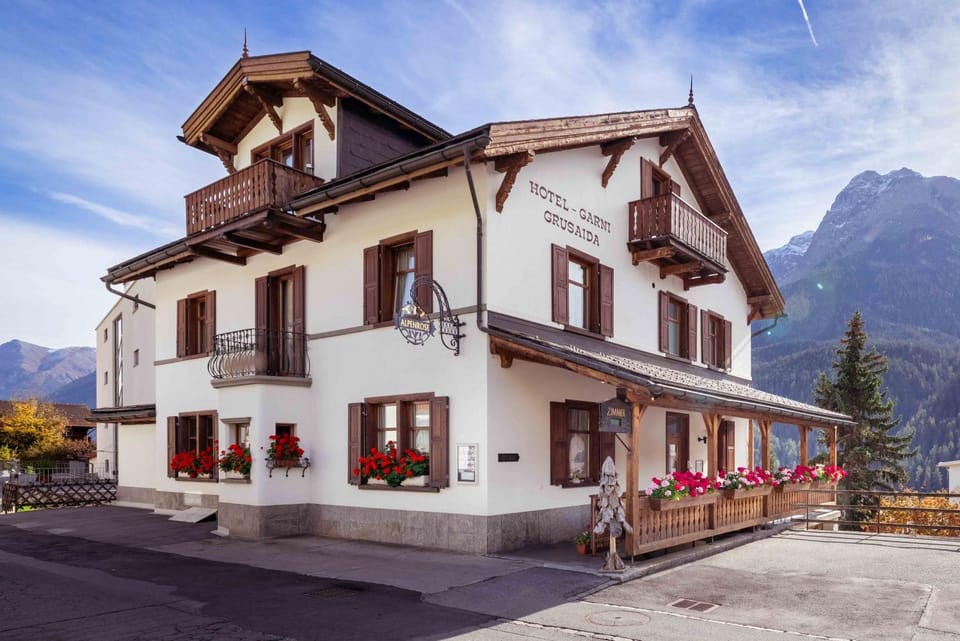Garni Alpenrose - Grusaida Inn in Canton of Grisons