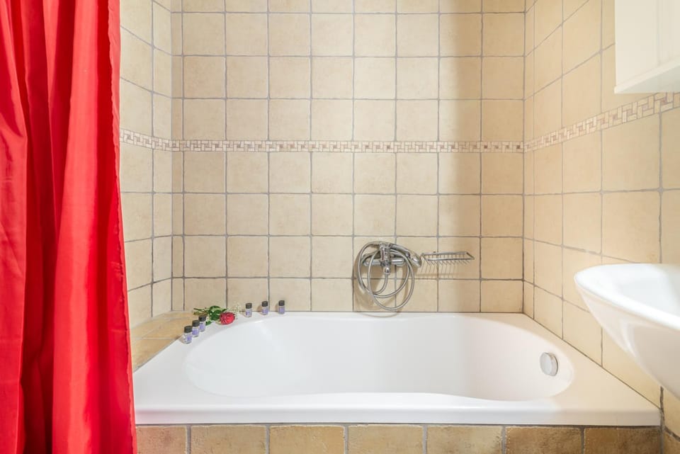 Bathroom, Bath