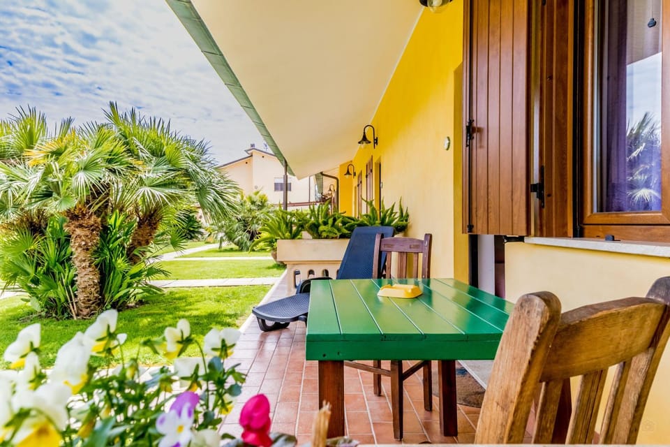 Property building, Garden, Garden, Garden view, Garden view