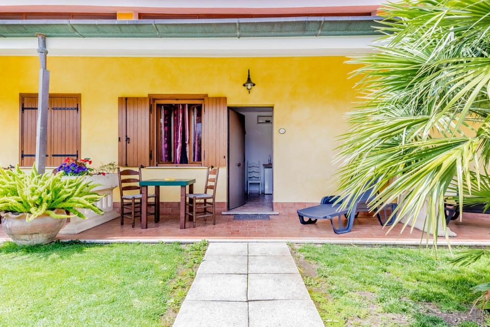 Patio, Garden view