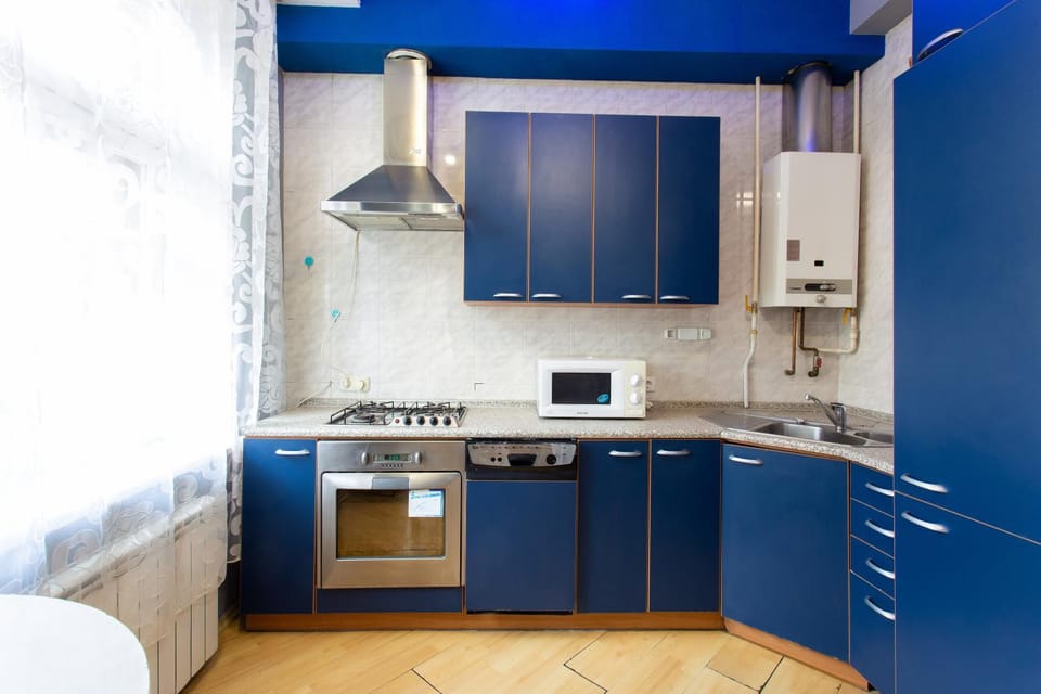 Kitchen or kitchenette, oven, stove