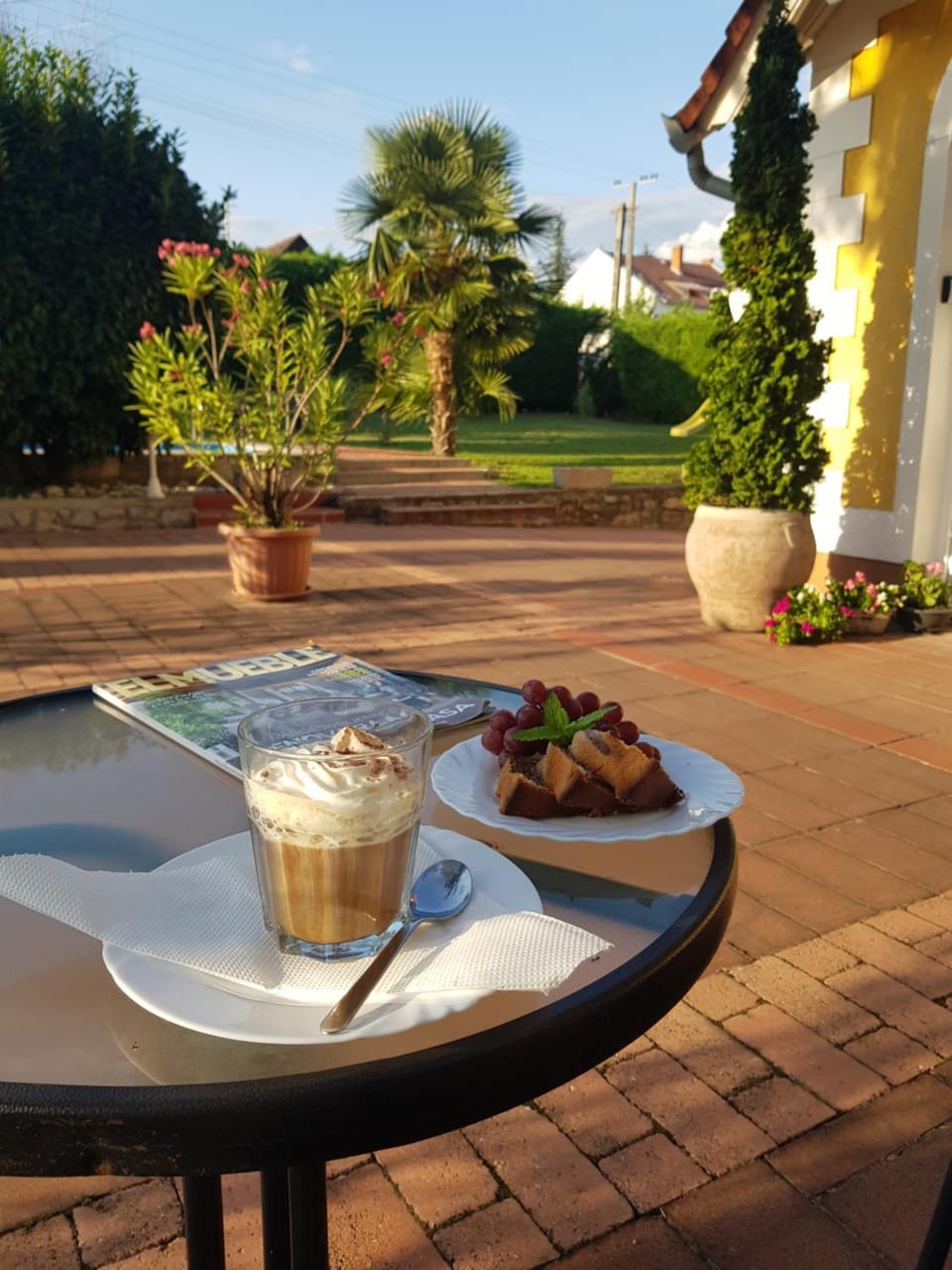 Property building, Breakfast