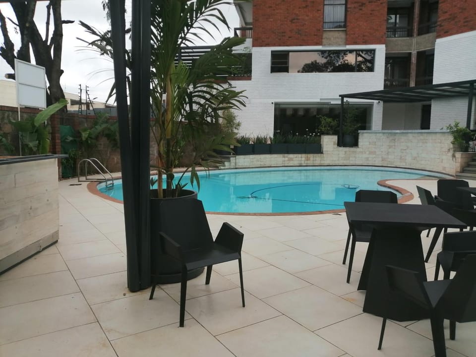 Swimming pool, Swimming pool