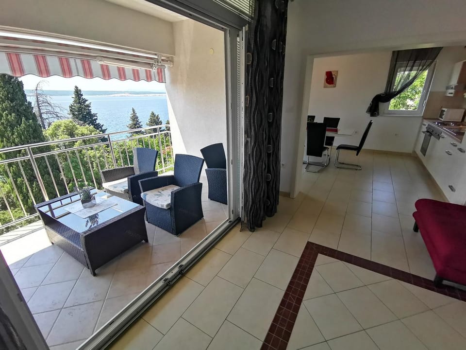 View (from property/room), Balcony/Terrace, Living room, Sea view