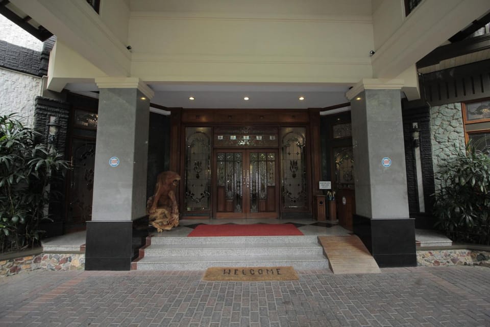 Facade/entrance
