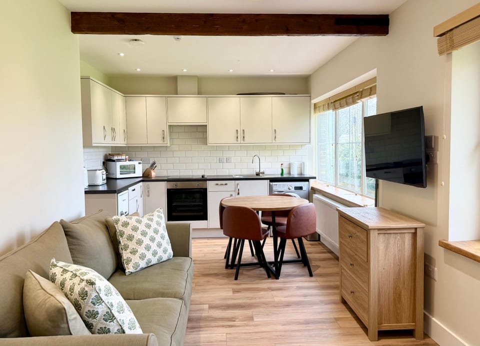 Kitchen or kitchenette, Living room, Seating area