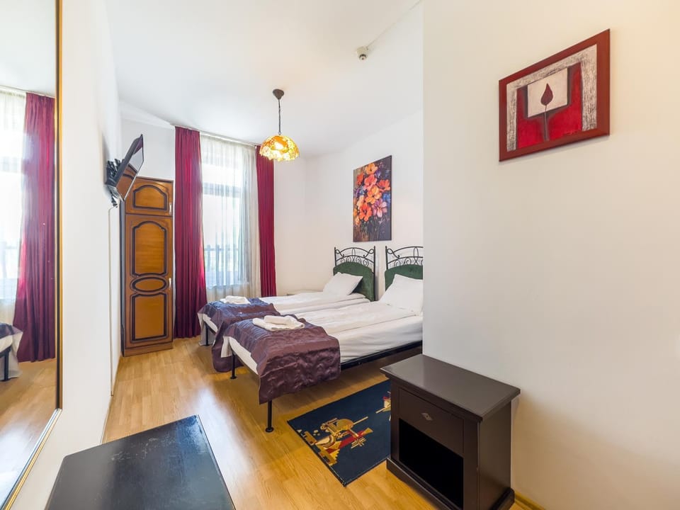 Pensiunea Byblos Hostel in Romania