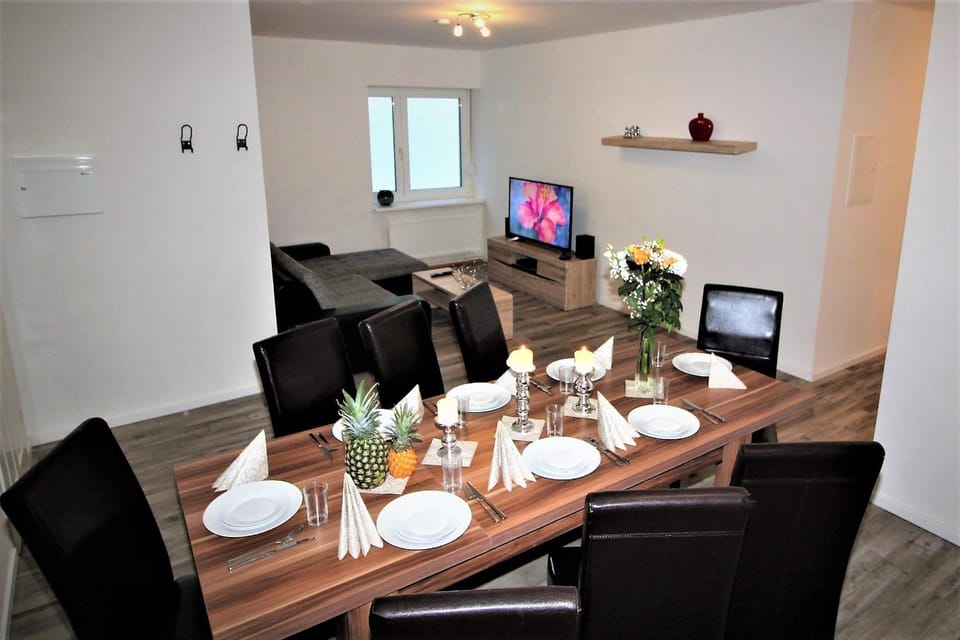 TV and multimedia, Living room, Dining area