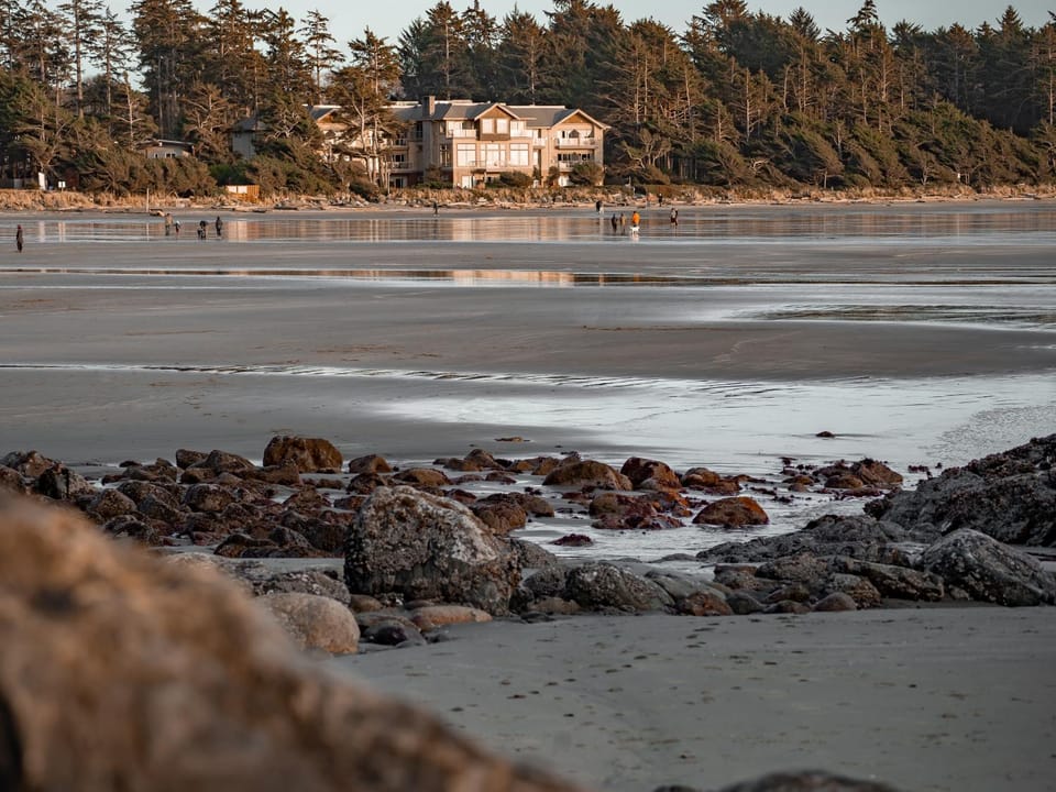 Property building, Natural landscape, Beach, Sea view